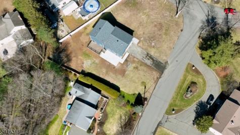 3 Cambridge Road East Hanover NJ 07936