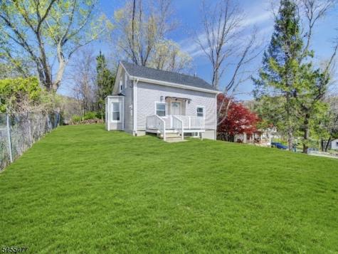 4 Emmans Road Roxbury NJ 07852