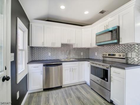 4 Emmans Road Roxbury NJ 07852