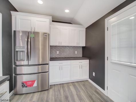 4 Emmans Road Roxbury NJ 07852