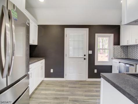 4 Emmans Road Roxbury NJ 07852