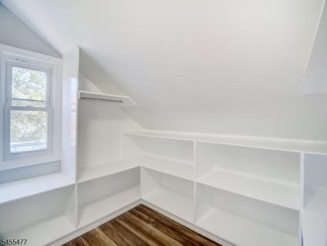 4 Emmans Road Roxbury NJ 07852