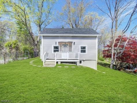 4 Emmans Road Roxbury NJ 07852