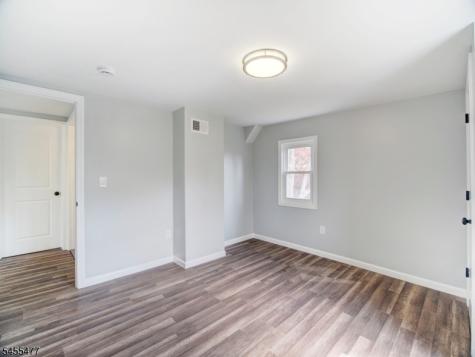 4 Emmans Road Roxbury NJ 07852