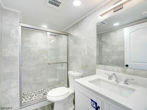 4 Emmans Road Roxbury NJ 07852