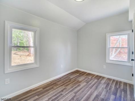 4 Emmans Road Roxbury NJ 07852