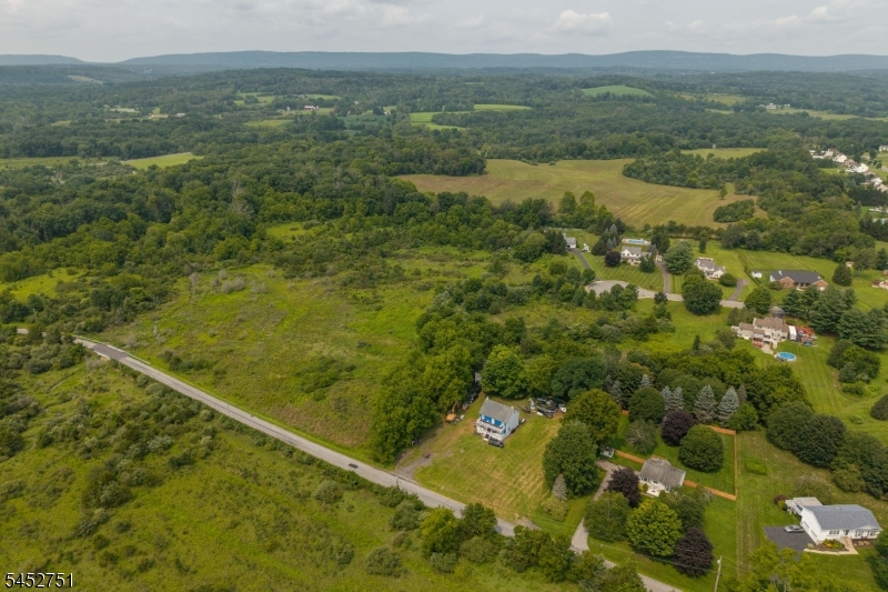 68 Fenwick Road Frankford NJ 07822