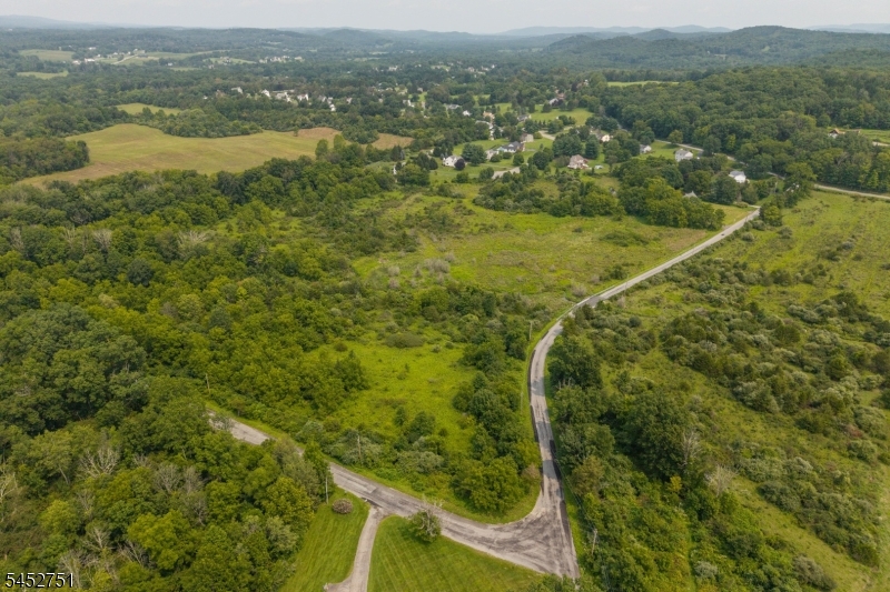 68 Fenwick Road Frankford NJ 07822