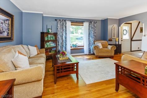 7 Crest Drive Washington NJ 07853