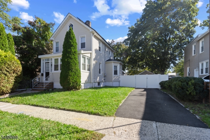 20 Lake Street East Orange NJ 07017