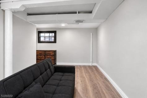 20 Lake Street East Orange NJ 07017