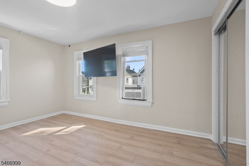 20 Lake Street East Orange NJ 07017