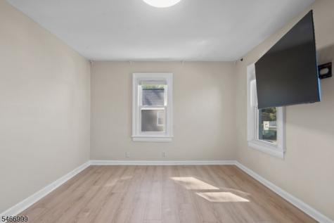 20 Lake Street East Orange NJ 07017