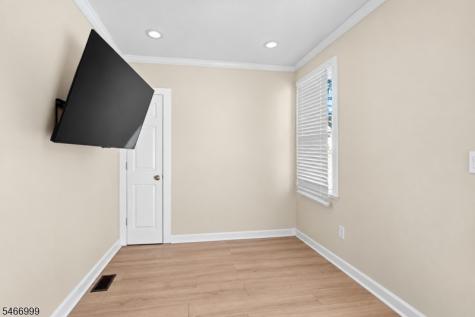 20 Lake Street East Orange NJ 07017