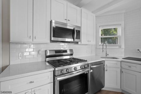 20 Lake Street East Orange NJ 07017
