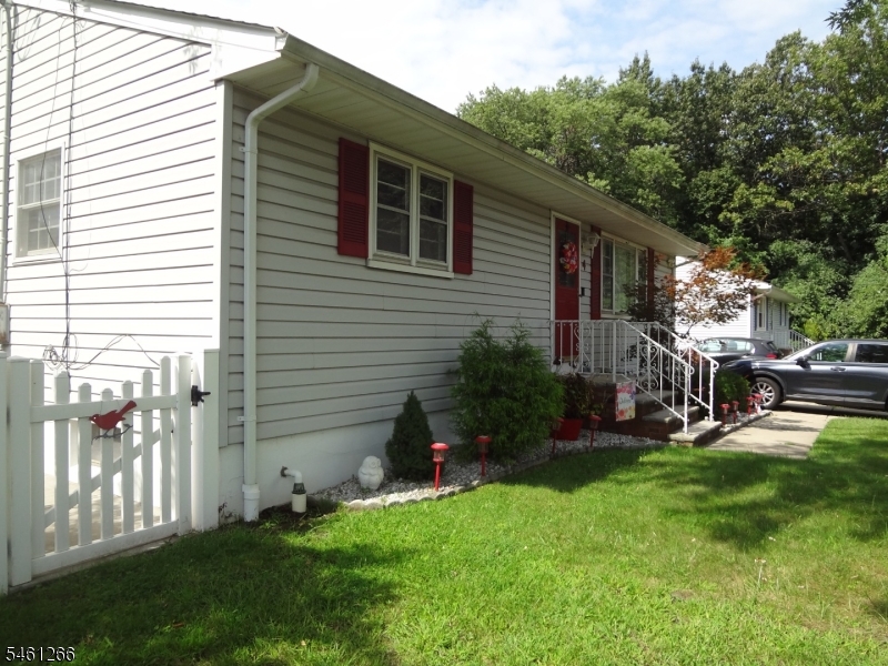 4 Wilbur Terrace Sayreville NJ 08872