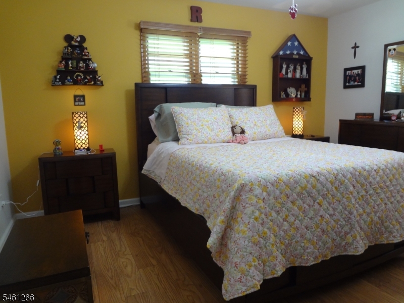 4 Wilbur Terrace Sayreville NJ 08872