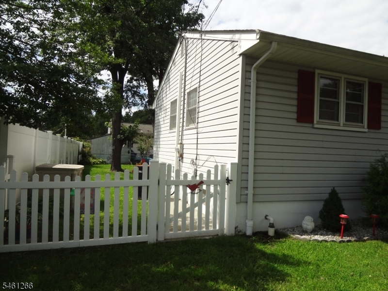 4 Wilbur Terrace Sayreville NJ 08872