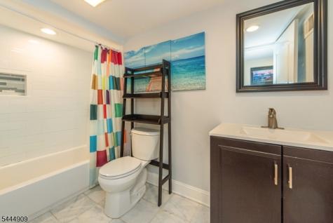 146 Lakewood Drive Denville NJ 07046