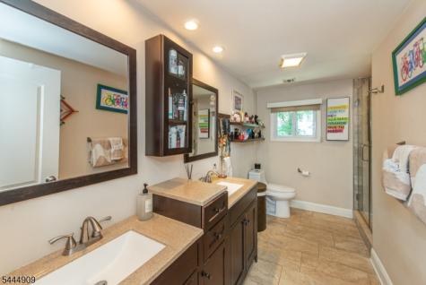 146 Lakewood Drive Denville NJ 07046