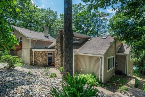 146 Lakewood Drive Denville NJ 07046