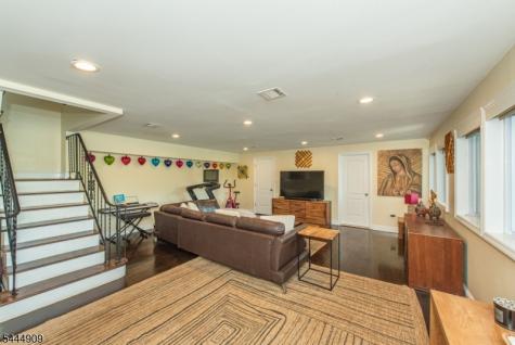 146 Lakewood Drive Denville NJ 07046