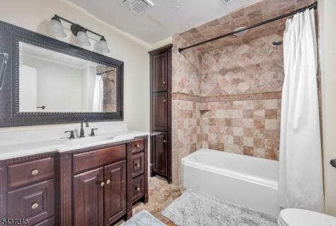 457 Russell Avenue Wyckoff NJ 07481