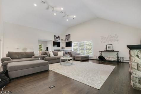 6 Kristen Court Wayne NJ 07470