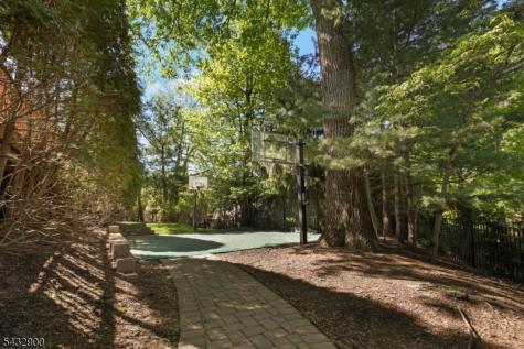 6 Kristen Court Wayne NJ 07470