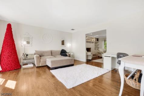6 Kristen Court Wayne NJ 07470