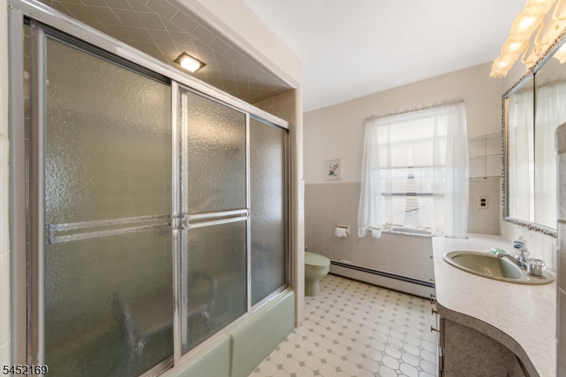 710 Bailey Avenue Elizabeth NJ 07208