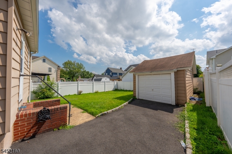 710 Bailey Avenue Elizabeth NJ 07208