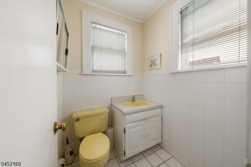 710 Bailey Avenue Elizabeth NJ 07208