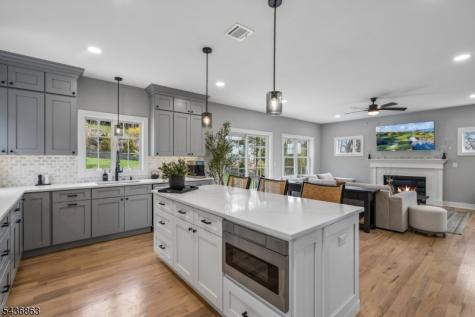 518 Cardinal Lane Green Brook NJ 08812