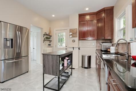 142 Wyckoff Waldwick NJ 07463