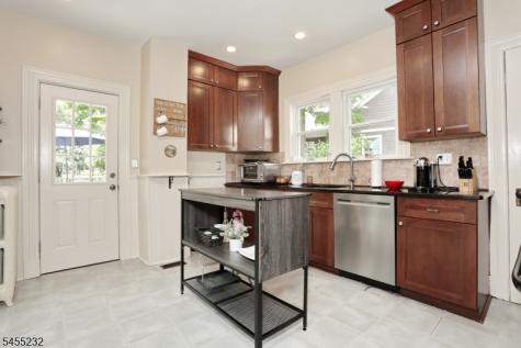 142 Wyckoff Waldwick NJ 07463