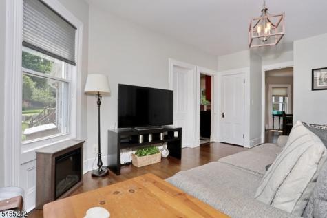 142 Wyckoff Waldwick NJ 07463