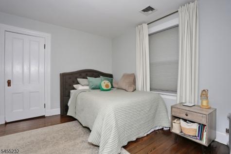 142 Wyckoff Waldwick NJ 07463