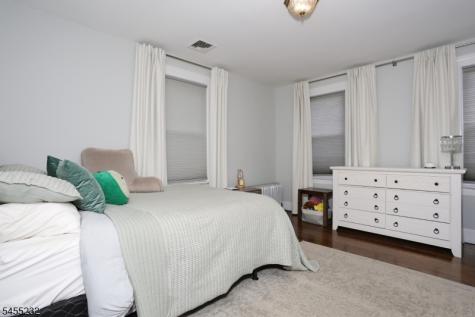 142 Wyckoff Waldwick NJ 07463
