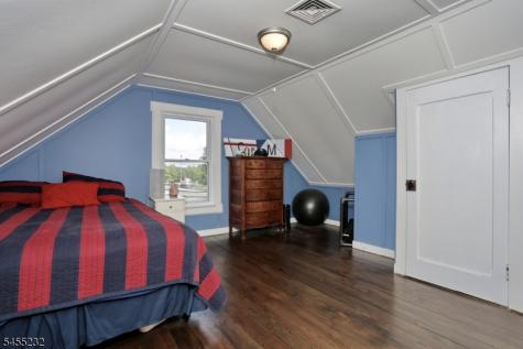 142 Wyckoff Waldwick NJ 07463