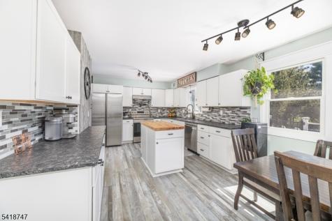 8 East Gate Drive Vernon NJ 07418