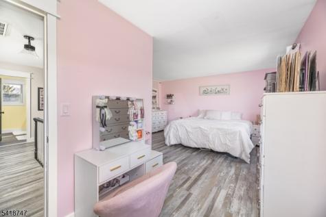 8 East Gate Drive Vernon NJ 07418