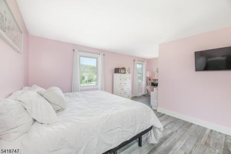8 East Gate Drive Vernon NJ 07418