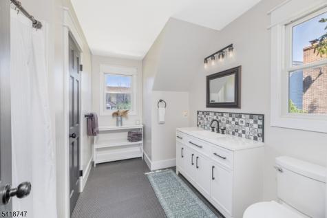 8 East Gate Drive Vernon NJ 07418