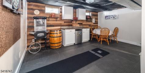 8 East Gate Drive Vernon NJ 07418