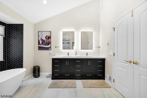 41 Wellington Drive Washington NJ 07853