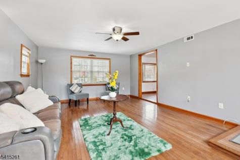 32 Glenville Road Edison NJ 08817