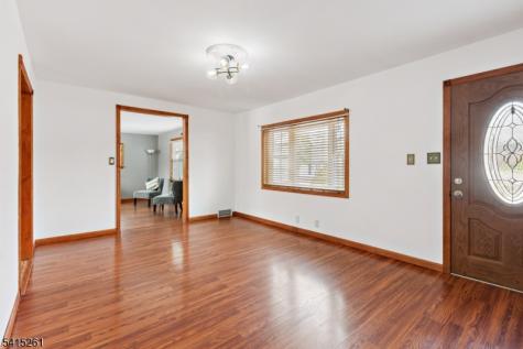 32 Glenville Road Edison NJ 08817