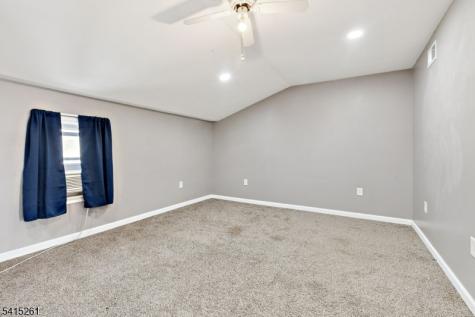 32 Glenville Road Edison NJ 08817