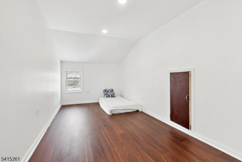 32 Glenville Road Edison NJ 08817